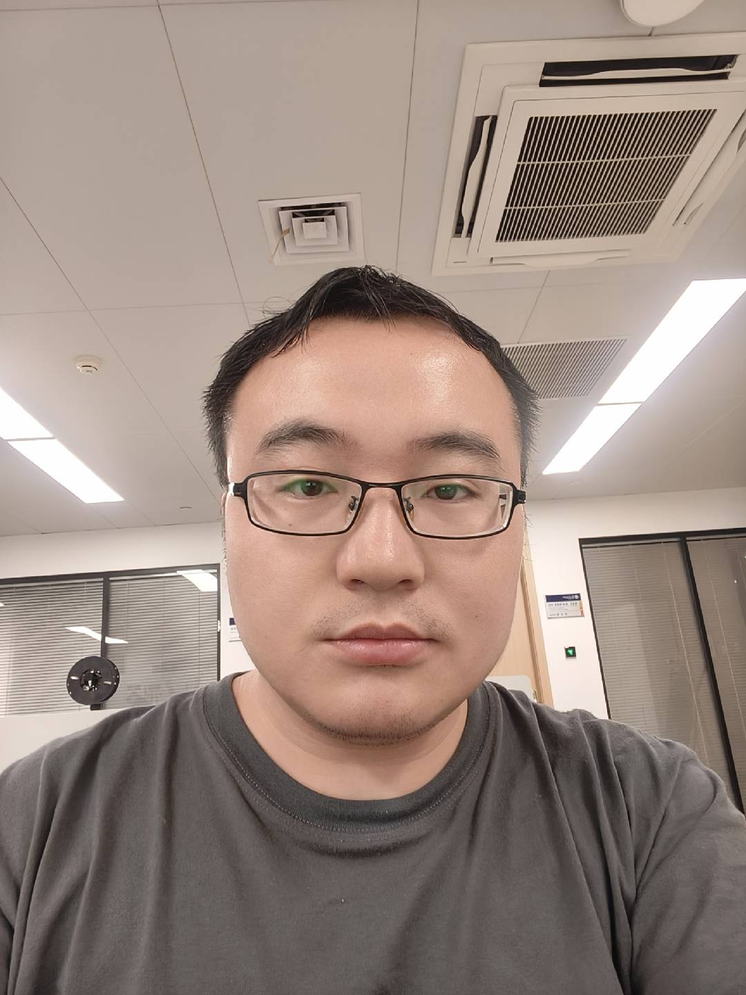 Luozhao Zhang（张罗钊）